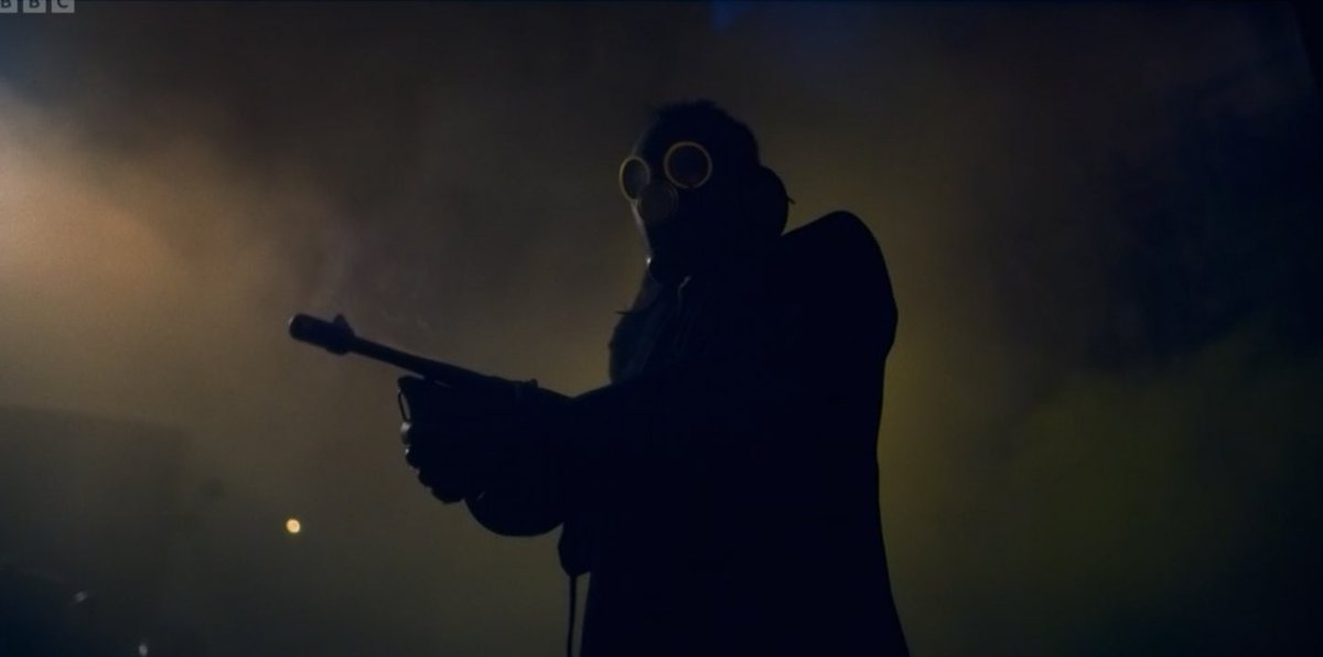 cillschlo's tweet photo. “i don’t shoot dogs, i shoot fascists” #peakyblinders https://t.co/uHqc3vWukc