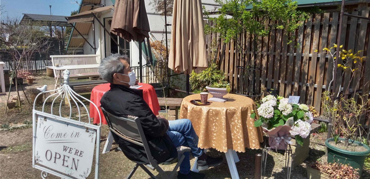 CIchijiku's tweet photo. カフェスイーツいちぢくはガーデンでテラスカフェを
始めました
開放感一杯のテラスでコーヒ・紅茶・ランチをお楽しみください
木金土日10:00～16時　オープン！ https://t.co/exPmHPmCDH
