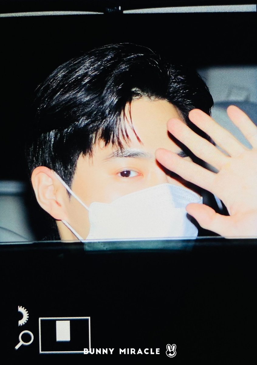 bunny_miracle's tweet photo. 220404 

안뇽~ 

#준면 #수호 #suho #exo https://t.co/TPjSTvVsHp