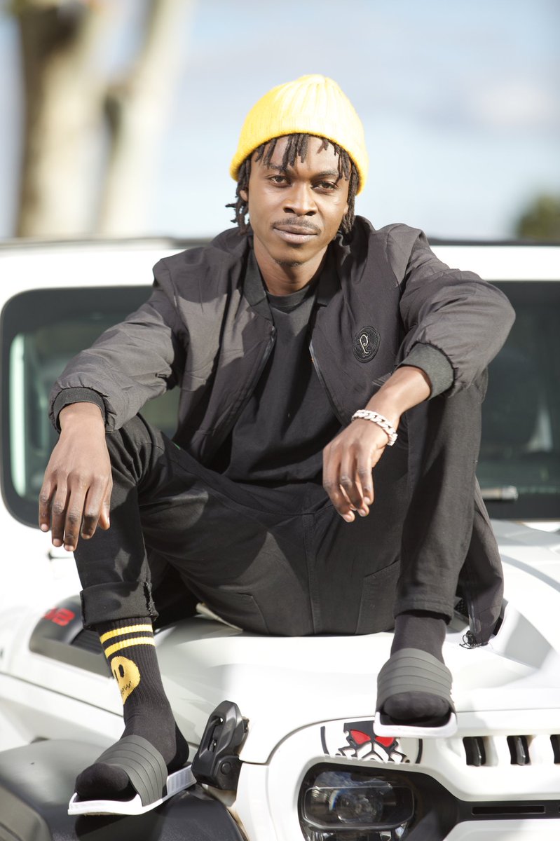 MaGallis help me in wishing @delroy_hkd the happiest of birthday’s! Enjoy your day my yut!!! Let’s wish him a happy birthday and check out his newest offering, #NotnNoChange what yours fave song of his comment below… ⬇️