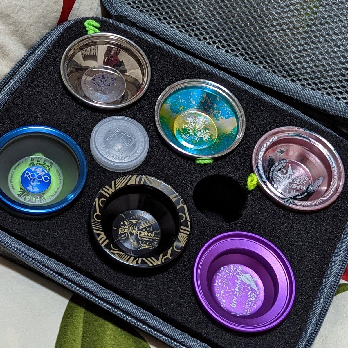 innocence_off's tweet photo. 今日のヨーヨーバッグ(激遅)
#ヨーヨー
#myc3yoyobag
#c3yoyodesign
#c3krownti
#c3krownst
#c3krown
#c3rooc
#c3berserkerdecade
#c3iwakurareivateinn https://t.co/JN0vKZdgrA