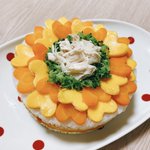 愛犬のために作ったケーキ!飼い主さんの夕飯は残りものになってしまう…
