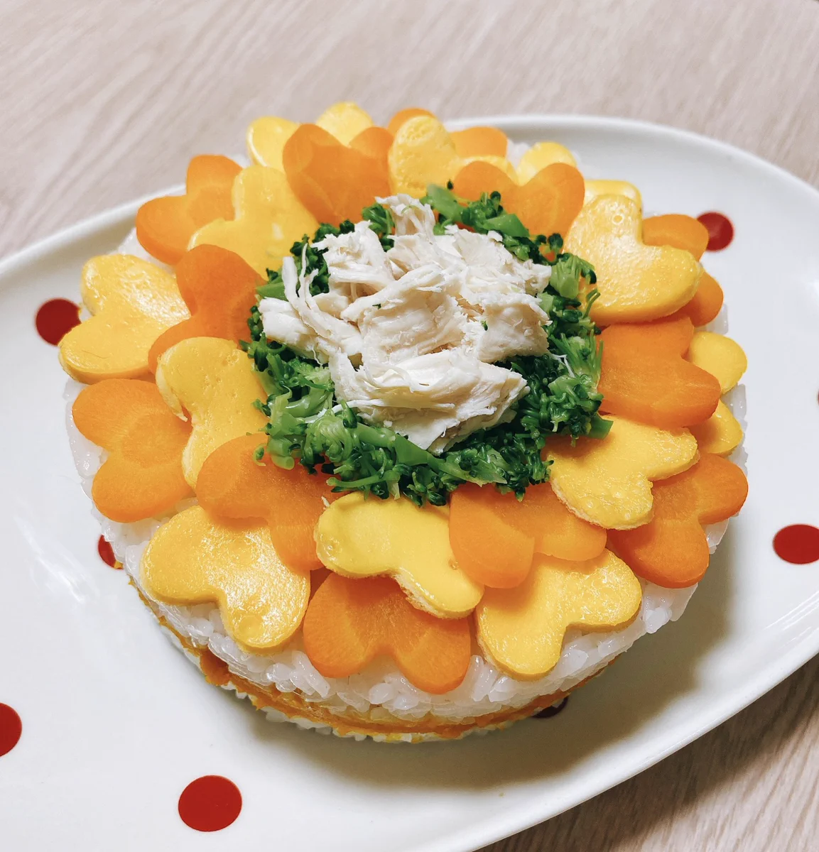 愛犬のために作ったケーキ！飼い主さんの夕飯は残りものになってしまう…