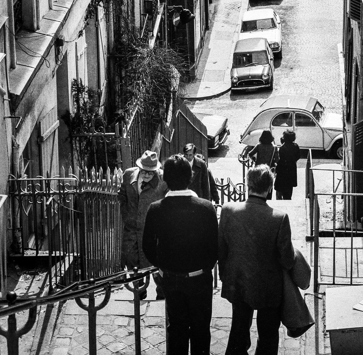 ParisAMDParis's tweet photo. Escaliers de Montmartre. 
c.1975  #Paris https://t.co/2Elk5IUlDB