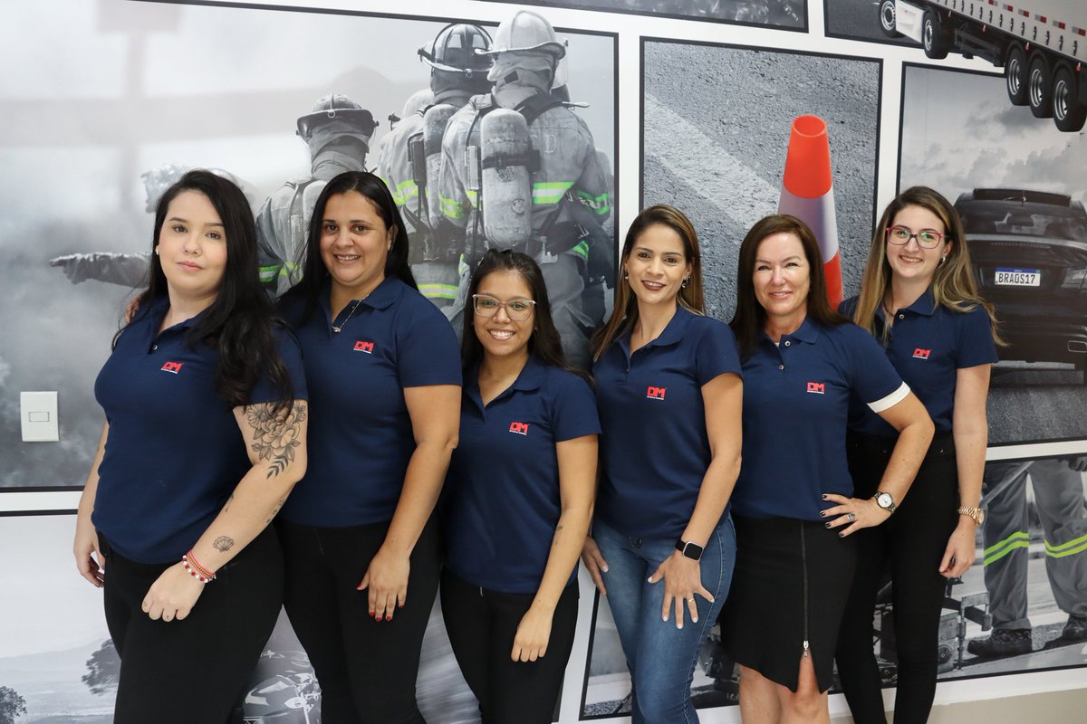 dmrefletivos's tweet photo. Equipe comercial especializada em aviamentos para uniformes profissionais 🦺

#tecidosrefletivos #uniformes #faixasrefletivas #uniformesprofissionais #confecção #aviamentos #confecçãodeuniformes #refletivos #DMRefletivos #Daoming #SejaVisto https://t.co/ARYXGKfcCu