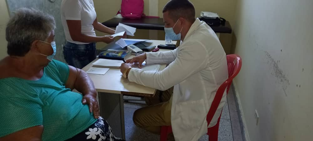Revolución es unidad e independencia. Cuba y Venezuela pueblos hermanos, luchando por la justicia social. #VamosConTodo #CubaPorLaVida #HéroesDeLaSalud #CubaCoopera <a href="/UJCdeCuba/">UJC de Cuba</a> <a href="/cubacooperaven/">Brigada Médica Cubana en Venezuela</a> <a href="/MINSAPCuba/">Ministerio de Salud Pública de Cuba</a> <a href="/PardoRegla/">Regla Angulo Pardo</a> <a href="/japortalmiranda/">José Angel Portal Miranda</a> @ZAxTi