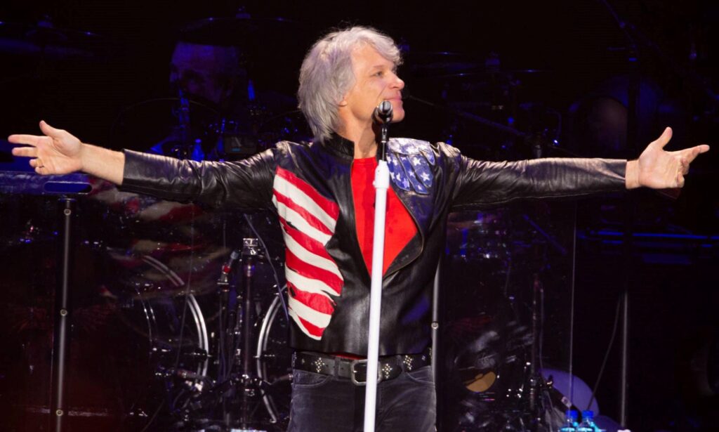joviclubitalia's tweet photo. BON JOVI ARE BACK! E' INIZIATO IL TOUR 2022 TRA SOLD OUT, GREATEST HITS, OMAGGIO ALL'UCRAINA.. E LA VOCE DI JON - More at: https://t.co/GZzRrqq7Be #BonJovi https://t.co/XcH9ACo4xY
