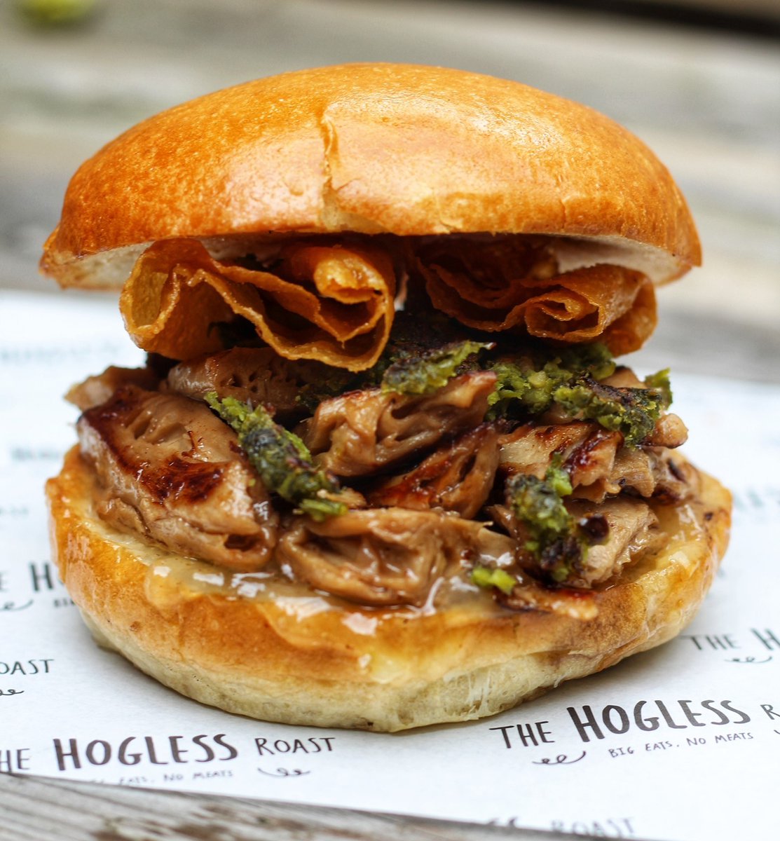 The UK’s only 100% Vegan Hog Roast - The Hogless Roast will be roasting nicely at VN... which is ALMOST 1 MONTH AWAY!!!! 
Have you got your ticket yet?! 💚🐷💚
