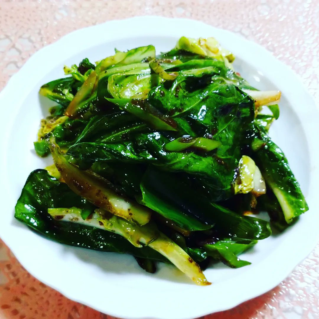 cherry_masaya's tweet photo. #supper #mycooking #springcabbage
#sautedcabbage #tastegood
#おつまみ #春キャベツ炒め
#ピリ辛キャベツ炒め
#炒高麗菜 #春キャベツ #九条ねぎ
#維力 炸醬麵の素😂 を使いごま油と#五香粉 で春キャベツの外側を炒めてみましたよ。#美味しい https://t.co/fF0jTRQAHS