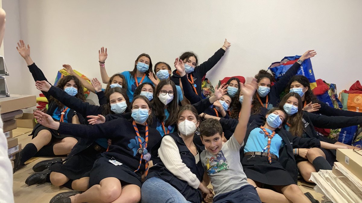medicosdomundo's tweet photo. No passado dia 2 de Abril, a 1ª Companhia de Guias da Parede, da Associação Guias de Portugal, juntou-se à Médicos do Mundo e realizou uma acção de voluntariado na nossa sede, em Lisboa. 

Juntos lutamos contra todas as doenças, até mesmo a injustiça. 

#voluntariado https://t.co/OoqRga8MdP