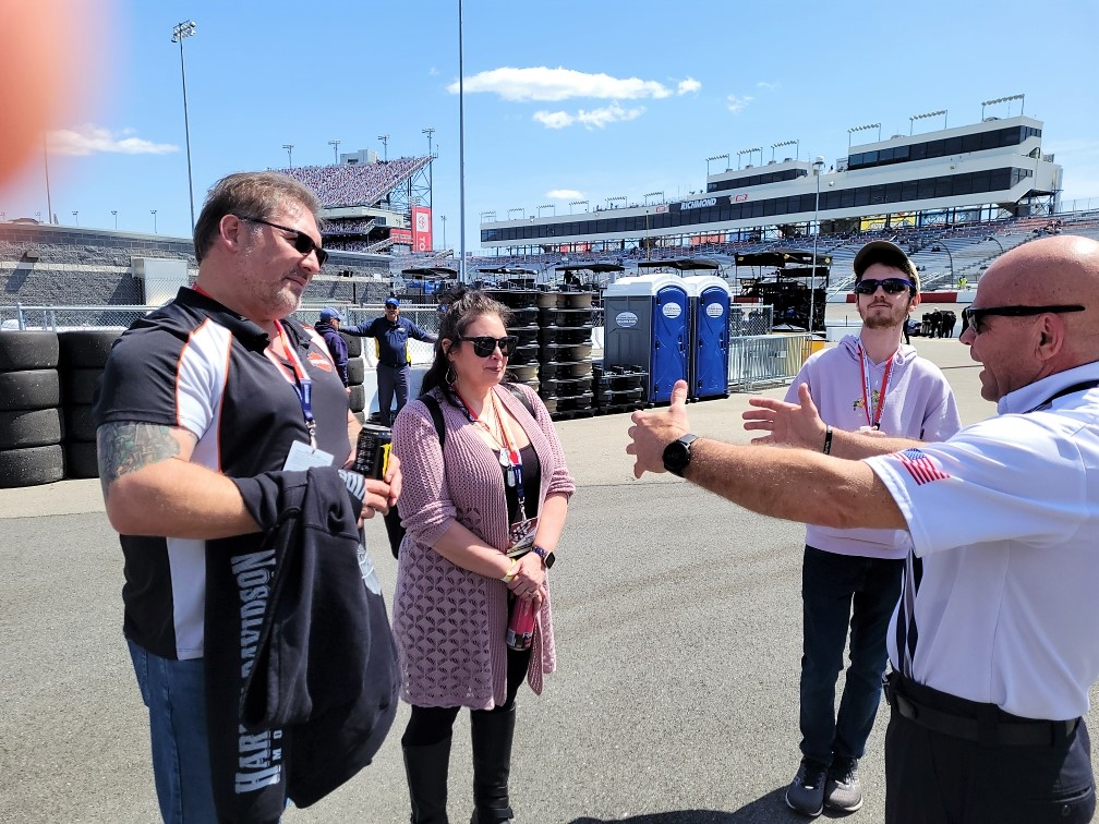 HonorRemember's tweet photo. Thankful to @NASCAR for hosting the family of U.S. ARMY Cpl. Aaron D. Gautier for the #ToyotaOwners400 at @RichmondRaceway. Stopped by @chaseelliott’s pit box to say Thank You for flying the flag. 
  
#NascarSalutes #NASCARCupSeries #GoodYearRacing #TogetherWeRememberThemAll https://t.co/iHweJEwZ5Q