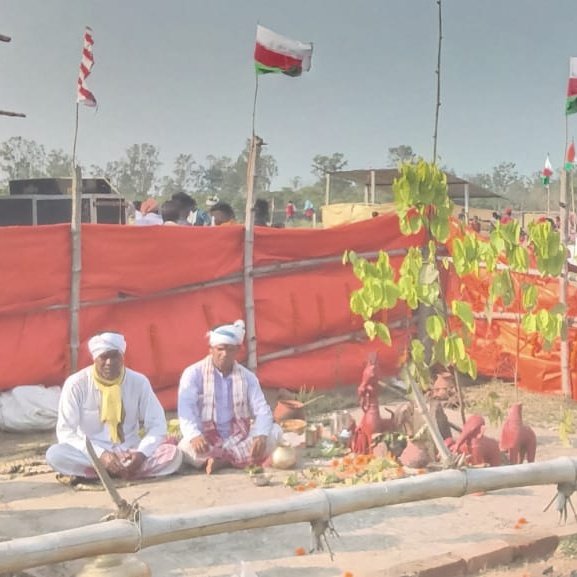 bmswbunit's tweet photo. आज पश्चिम मिदनापुर जिला स्थित मुड़ाडांगा में दिशुम बा: बोंगा (Sarhul Festival) संपन्न हुई। 
आयोजक: भारत मुण्डा समाज, पश्चिम मिदनापुर जिला इकाई, बंगाल https://t.co/GOP365NR3U