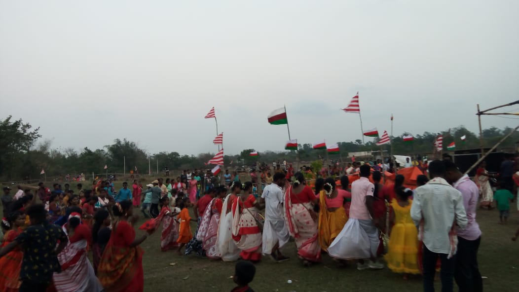 bmswbunit's tweet photo. आज पश्चिम मिदनापुर जिला स्थित मुड़ाडांगा में दिशुम बा: बोंगा (Sarhul Festival) संपन्न हुई। 
आयोजक: भारत मुण्डा समाज, पश्चिम मिदनापुर जिला इकाई, बंगाल https://t.co/GOP365NR3U