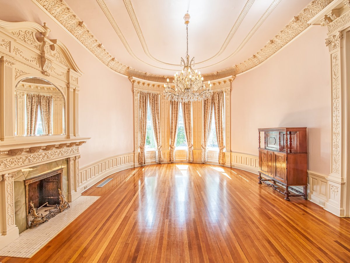 A helpful design tip is to match the architectural style of your home with your floors.

#flooring #interiordesign #homedecor #design #floor #interior #renovation #architecture #home #carpet #floors #tile #interiors #hardwoodfloors #laminate #hardwoodflooring #vinylflooring