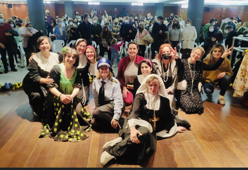 Divertidísima tarde de ayer con la compañía teatral 
𝐎𝐥𝐠𝐚 𝐀𝐫𝐚𝐠𝐨̀𝐧 y su obra “Escándalo en el convento”. 

Gracias a todos los asistentes por su solidaridad y sus aportaciones.
Felicitar todas las chicas por su trabajo y su maravillosa iniciativa.🙏🏻😘
#Ayudemosanico