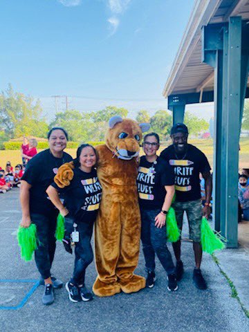 HighlandElemPBC's tweet photo. Panthers’ FSA PEP RALLY was a huge success! Thank you @LWCHSBand for pumping us up with all your amazing sets! A special thanks to our pre-K Panthers for showing up with so much pride and cheering us on! #SlaytheFSA @villani824 @4literacylife @emartinezPBC @epwlandp https://t.co/x3yVERYUWc