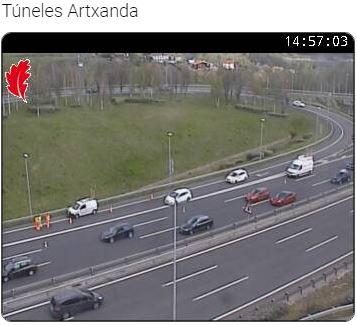 🚗 Ibilgailu matxuratua #N637 Km 14 #Sondika-n Barakaldoko norantzan. Errei bat…