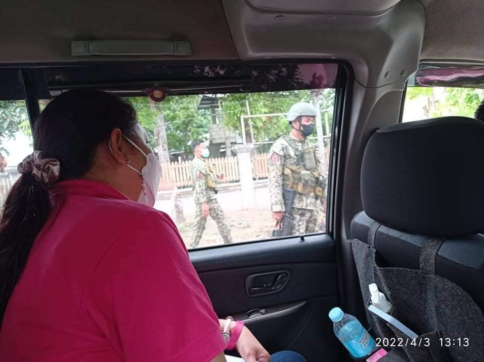 GabrielaWomenPL's tweet photo. ‼️ALERT: Rep. @ArleneBrosas and local members surveilled and harassed in Cagayan province! ‼️
 
We vehemently condemn the surveillance and harassment perpetrated against Gabriela Women’s Party first nominee and incumbent Rep. @ArleneBrosas by the AFP  1/n 
#DefendFilipinoWomen https://t.co/44VRinXnl2
