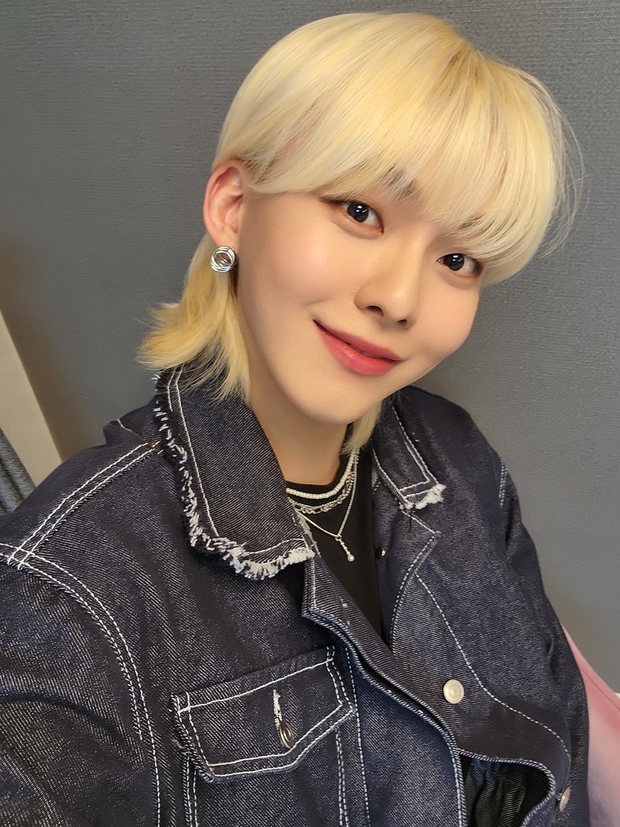 WJY_OFFICIAL's tweet photo. 됸리~~ 300일 축하해 줘서 너무 고마워요오오 덕분에 오늘도 행복한 하루여따!! 앞으로 오래오래 녕이랑 행복해주세요 ㅎㅎ 사랑합니다❤❤❤ 언빌리버블👍👍👍

#우진영 #WOOJINYOUNG
#UNBELIEVABLE https://t.co/BwJw53T4vu