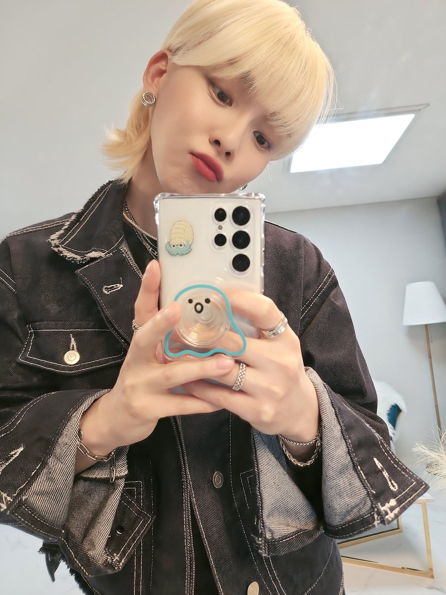 됸리~~ 300일 축하해 줘서 너무 고마워요오오 덕분에 오늘도 행복한 하루여따!! 앞으로 오래오래 녕이랑 행복해주세요 ㅎㅎ 사랑합니다❤❤❤ 언빌리버블👍👍👍

#우진영 #WOOJINYOUNG
#UNBELIEVABLE