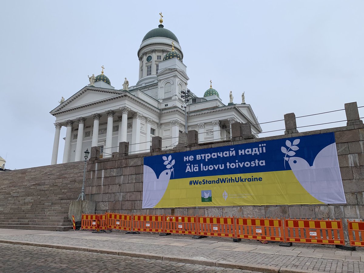 mssetala's tweet photo. Tampereenmiäs isolla kirkolla. Uusi duuni, 1. työpäivä ⁦@VMuutiset⁩ #JulkICT turvallisuuden ja palveluiden ohjaus. Näkymiä työmatkan varrelta. Mieli innostunut ja utelias. Uuden äärellä ollaan. https://t.co/Pni1IbxKSy