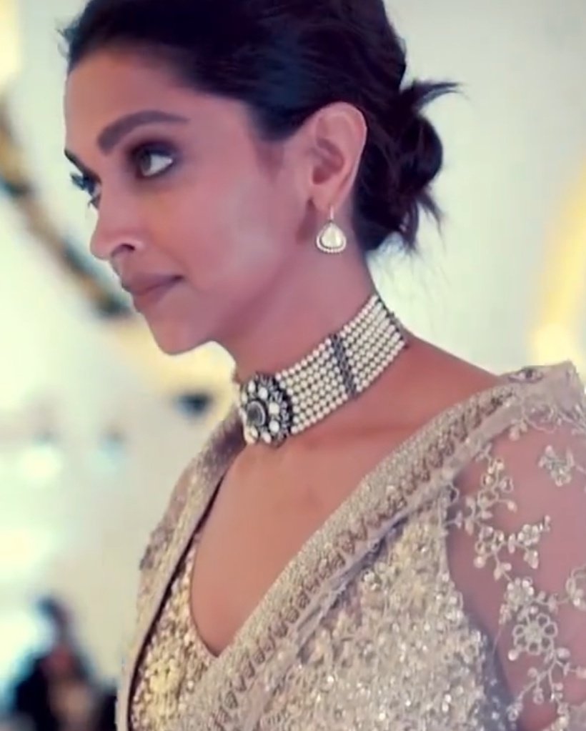 Deepikashoe's tweet photo. Ethereal 🤍✨ https://t.co/KYpAIPuPyj