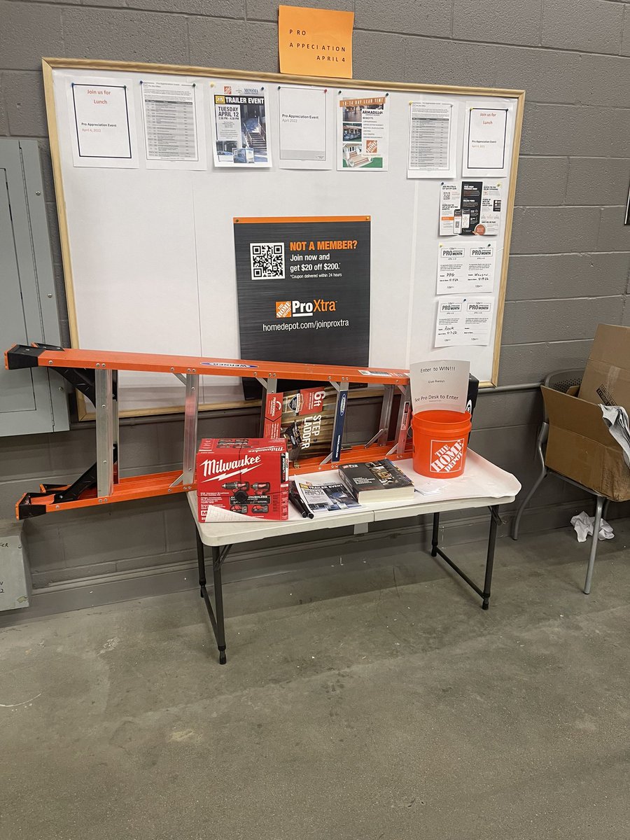 BrandonCrensh14's tweet photo. PRO APPRECIATION MONTH https://t.co/MWxI1KRVkL