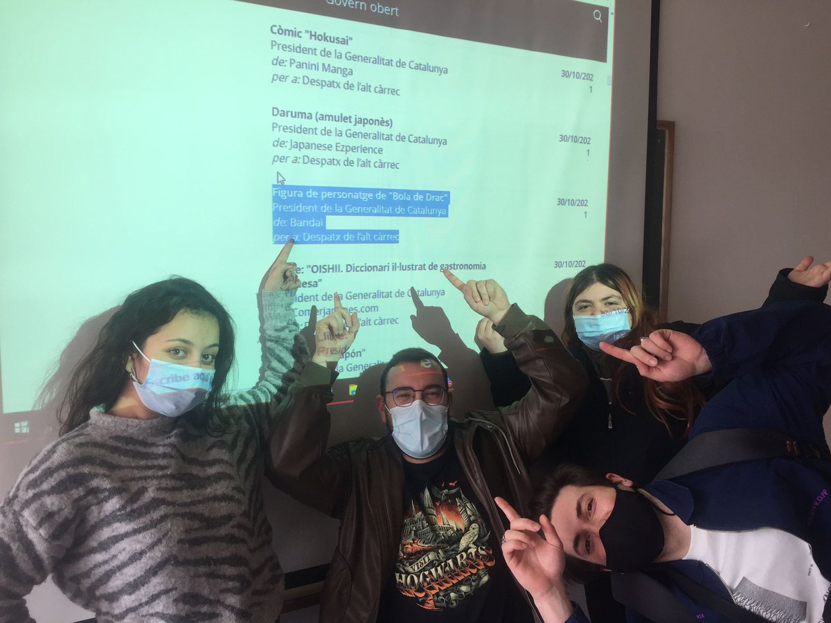 Rogerbuch's tweet photo. ... i el tema ha despertat gran curiositat als estudiants! #transparency #transparència https://t.co/0RmYOqUTwU