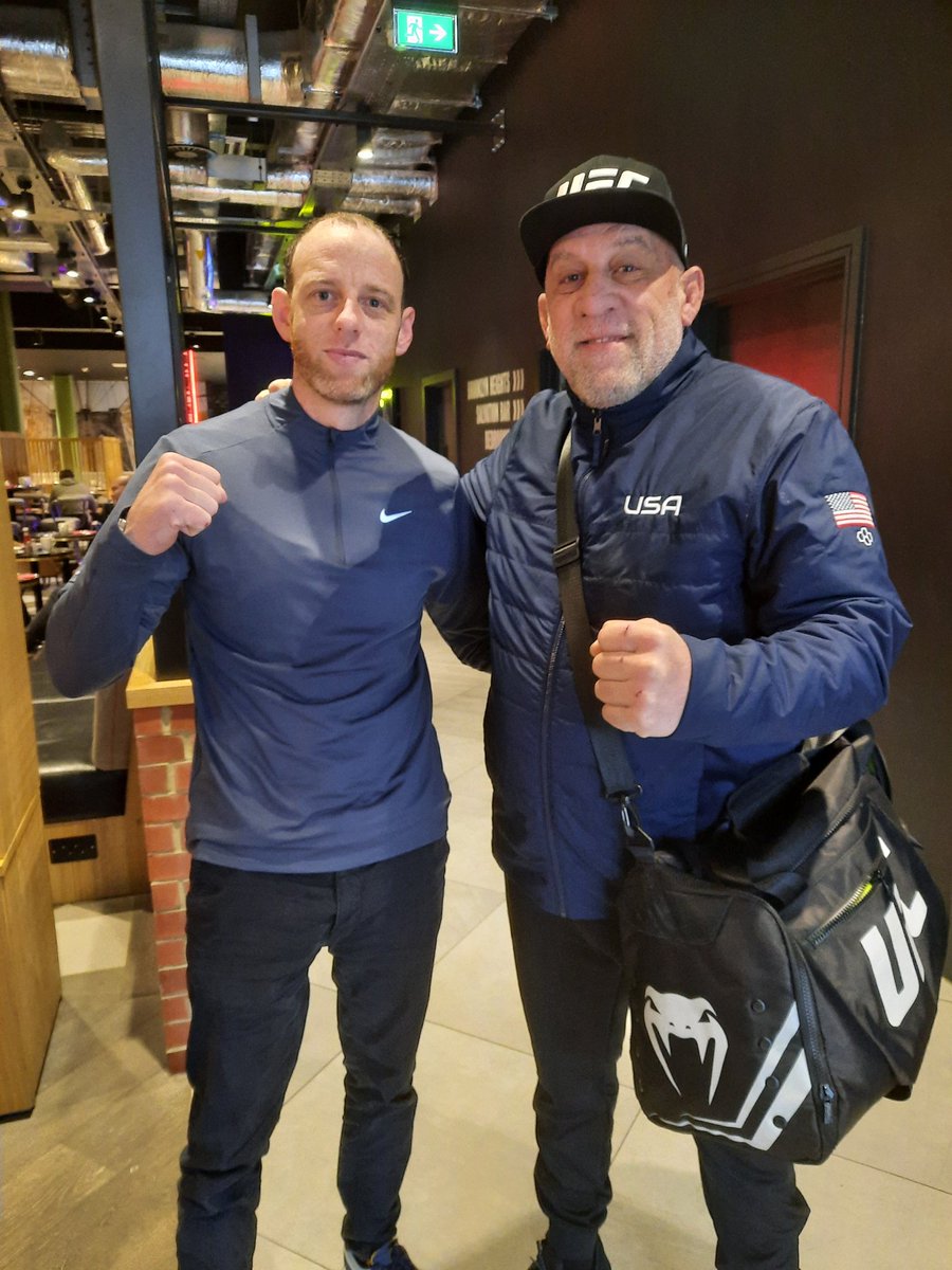 deanmonks2's tweet photo. Pleasure to meet @Markcolemanmma true gentleman. Thanks for the picture. true icon and legend
 First ever ufc heavyweight champion #legend #HallOfFame https://t.co/5AYVoz0mLW