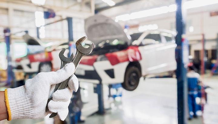 Check out our website to schedule a service appointment! 📲 We got the tools and skilled technicians to repair your #Hyundai vehicle! 🛠 👊 #HyundaiLove #HyundaiLife