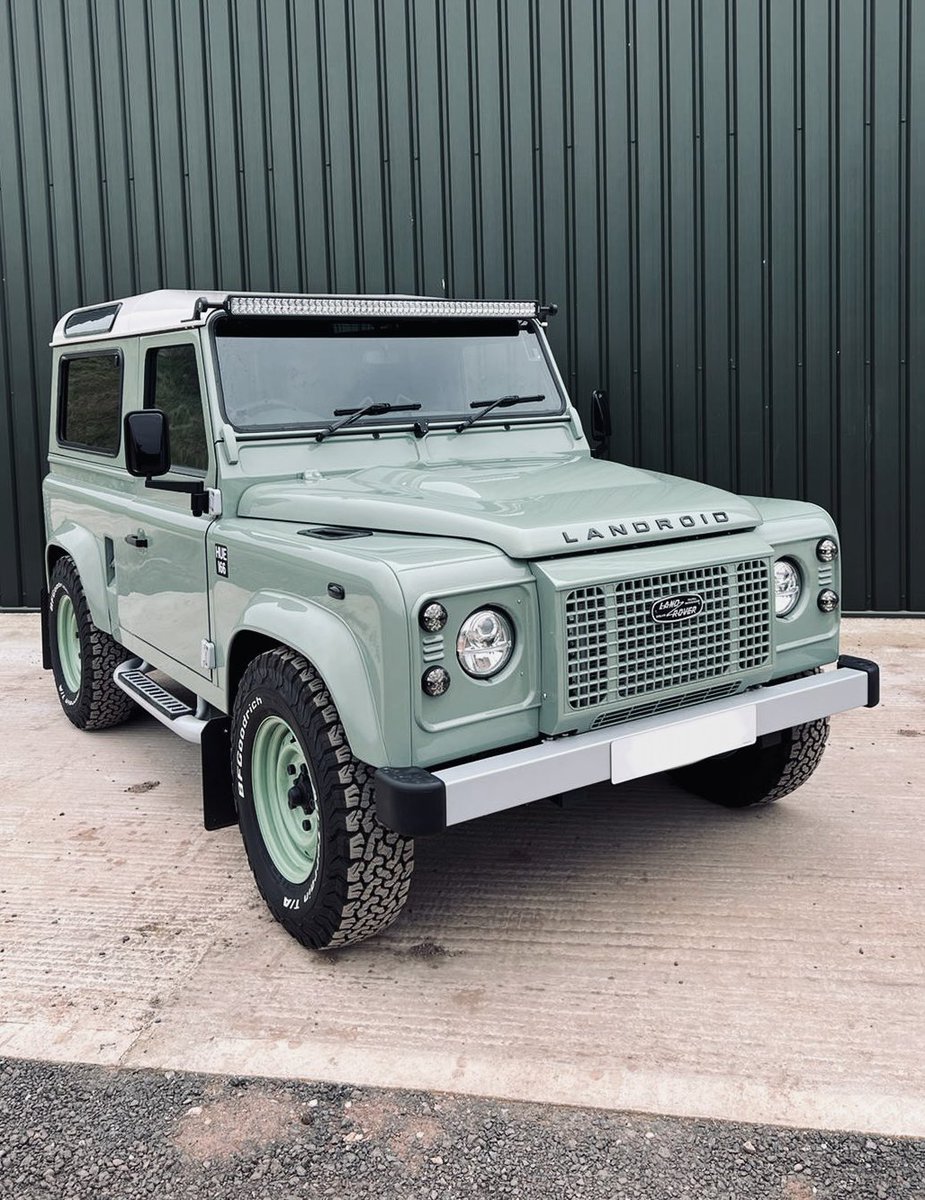 landroid_ltd's tweet photo. Landroid Heritage Edition. Complete with Air Suspension and a 2.8i BMW M52 engine with BMW 5 speed automatic transmission. A conversion unique to Landroid. https://t.co/nkOMW9XAyH