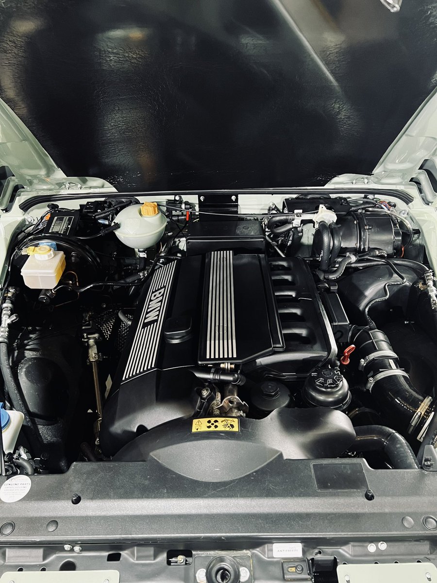 landroid_ltd's tweet photo. Landroid Heritage Edition. Complete with Air Suspension and a 2.8i BMW M52 engine with BMW 5 speed automatic transmission. A conversion unique to Landroid. https://t.co/nkOMW9XAyH