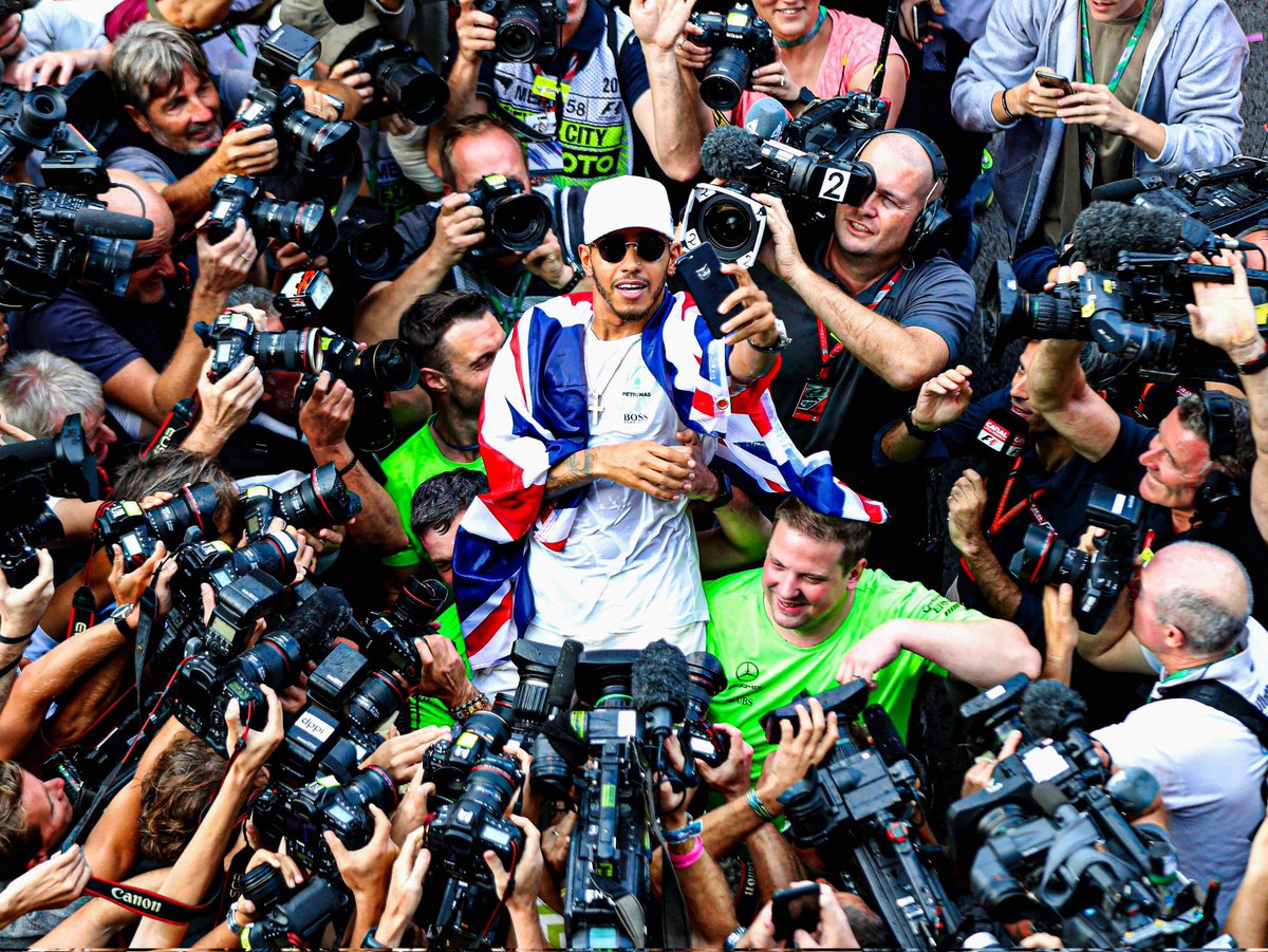 RT @f1_hardpics: Lewis Hamilton 

Mexico City, 29th of October 2017 https://t.co/ErMxnkYl8f