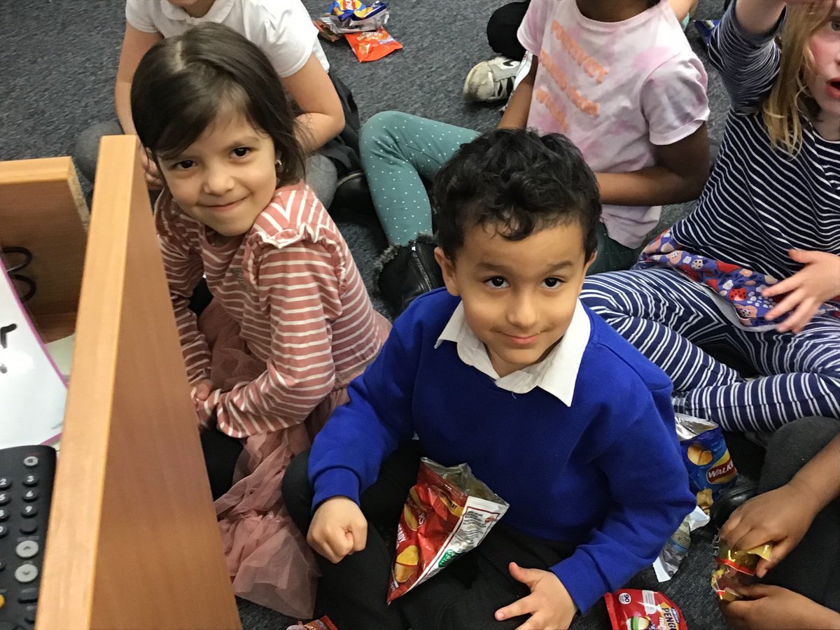 Fosse_TMET's tweet photo. Year one loved our movie and party food this afternoon #fmgreenday #fmgoodbehaviour https://t.co/vYvdPN5UTF