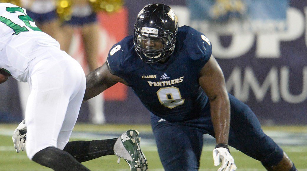 Extremely blessed to receive an offer from the Florida International University ⚪️🐆<a href="/RickyBrumfield/">Coach B</a> <a href="/GBHick08/">Greg Hickman</a> <a href="/TBTFootball/">#TechTechTech</a> <a href="/tech813coach/">Jayson Roberts</a> <a href="/KevinHobbs_DC/">Kevin Hobbs</a> <a href="/1cwoo7/">Coach CB</a>