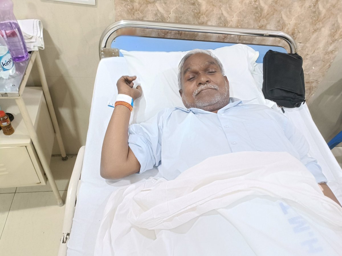 लगातार चल रही जनसेवा और योजनाओं को धरातल पर उतारने की कोशिशों के बीच, आज सुबह तबियत थोड़ी खराब लगने पर TMH (जमशेदपुर) में भर्ती हुआ। डॉक्टरों के अनुसार चिंता की कोई बात नहीं है।

अब काफी बेहतर महसूस कर रहा हूँ और बहुत जल्द, पूर्णतः स्वस्थ होकर, आप सभी के बीच वापस आऊंगा।