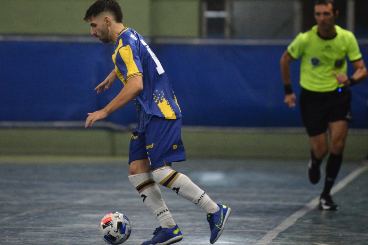 Derrota de <a href="/AtlantaFutsal/">Atlanta Futsal</a> ante Kimberley por 4-3 🟡🔵

Los de Fabián López cayeron este domingo en un encuentro muy disputado. En la próxima fecha recibirán a Newell's ⚽

#Futsal