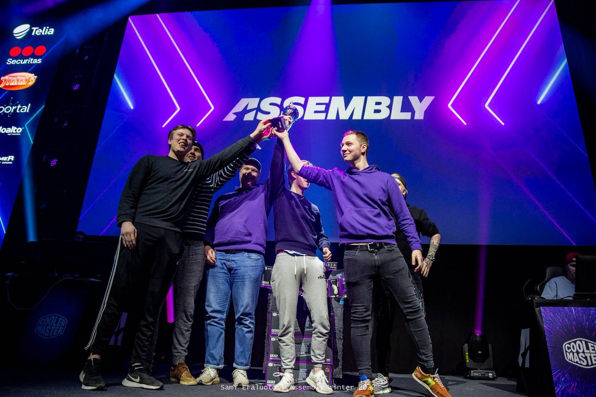 kamk_gg's tweet photo. WOW! What an incredible weekend. From the EU's first @PlayVALORANT tournament with an audience to an amazing panel focused on inclusivity in gaming. It was an honor to be involved in #ASSEMBLYWinter22 💙
Photo creds in the images! 📷
@assemblyparty @Assembly0rg https://t.co/dFeLZt7z3H