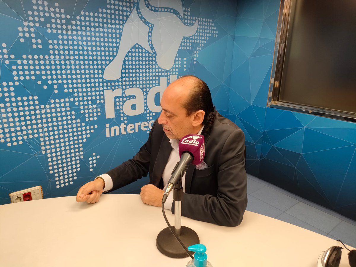 IntercafeRadio's tweet photo. 📻#PODCAST Hoy #04Abr con:
▶️@juanviperezaras, consultor y politólogo. 
▶️@Josepepemorgan, abogado. 
▶️@AmparoFolgado, pta @pptorrent.
▶️@VicenteMontaez, concejal en 
@AjuntamentVLC.
▶️ @tonimillag, pte de #ACEAL y dtor #InmobiliariaAbril.
👉https://t.co/xqrN9xjPUe https://t.co/78zItVSB39