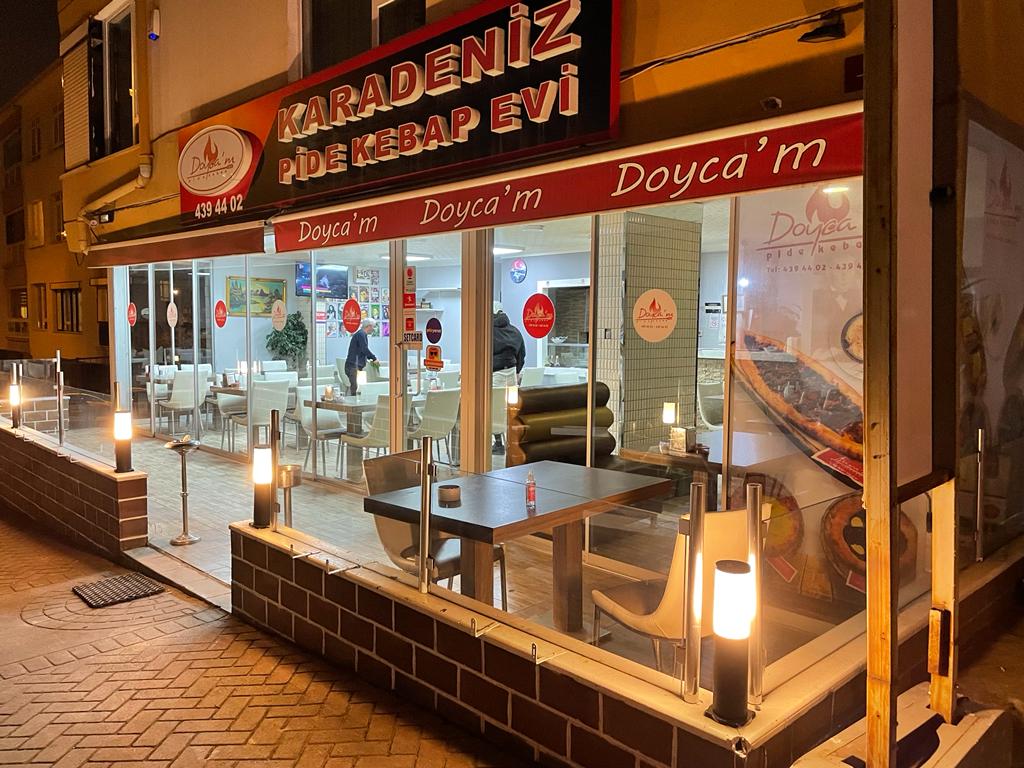 Pide_Club's tweet photo. Ankaralılar Müjde!! Amatör tadımcılar olarak Ankara'da pide severleri mutlu edicek 4 yeri sizler için derledik. Şimdiden afiyet olsun 🤤 @Comdjournal 
https://t.co/eWji1tAfEW https://t.co/Oy4nlv4VnF