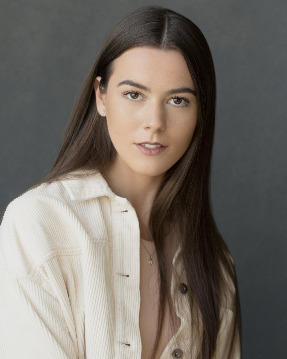 whitecaitline's tweet photo. I’m Emily, a northern actress from Blackpool with bases in Manc &amp;London.
Spotlight: https://t.co/7rGUyLdJ24
Self tape: https://t.co/w641RWg03X

Thankyou to everyone for your kindness, encouragement &amp; generosity through this truly awful time😢
@network_actor #alra #alranorthgrad https://t.co/8UsauAcfR5