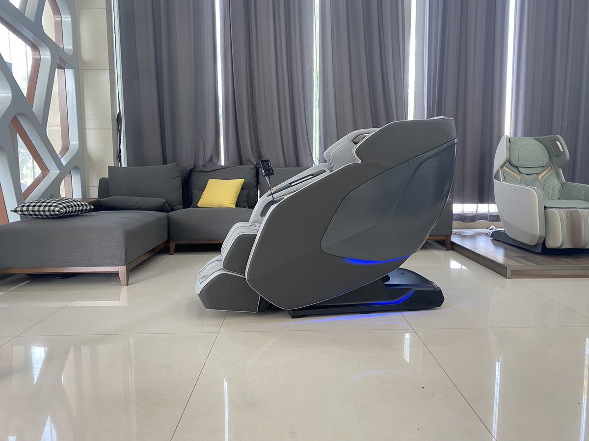 EvanChai2's tweet photo. New model massage chair https://t.co/HpultjFbqQ