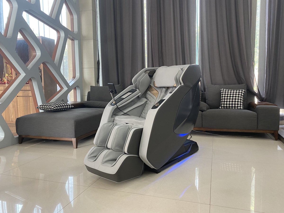 EvanChai2's tweet photo. New model massage chair https://t.co/HpultjFbqQ