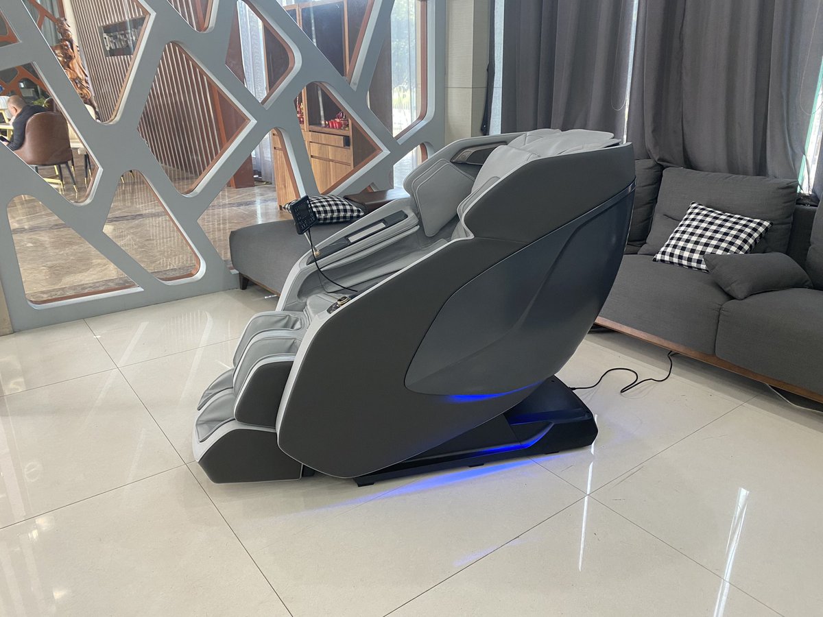 EvanChai2's tweet photo. New model massage chair https://t.co/HpultjFbqQ