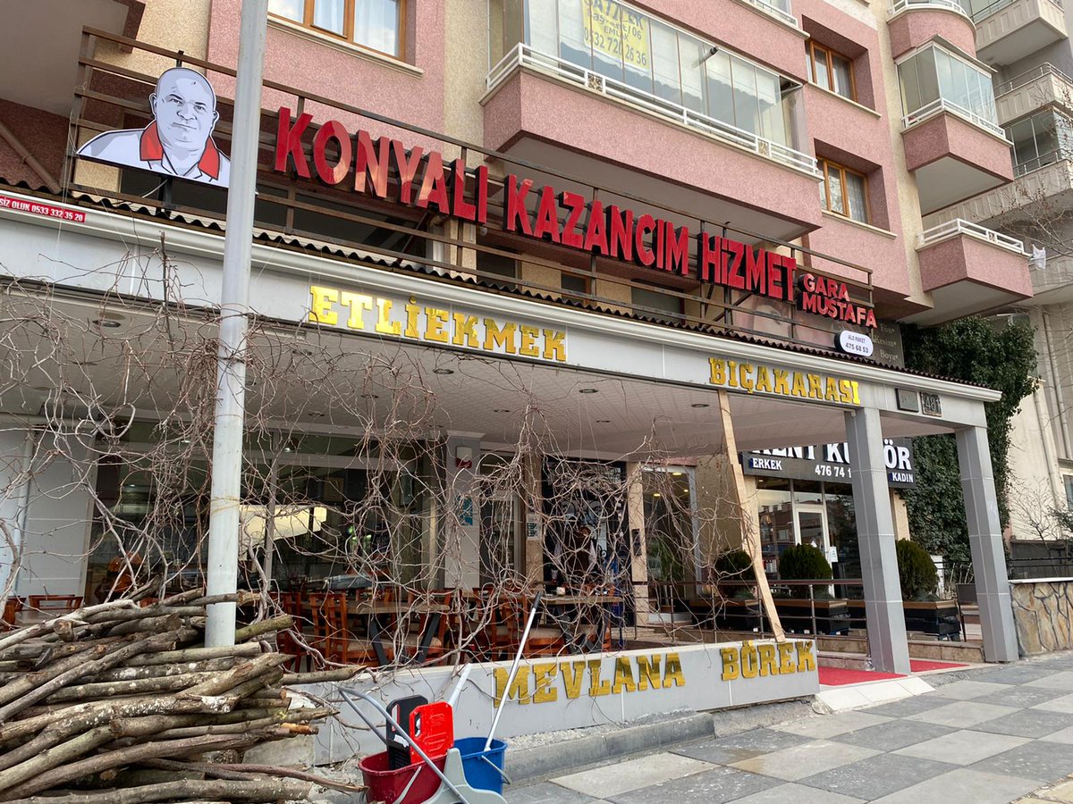 Pide_Club's tweet photo. Ankaralılar Müjde!! Amatör tadımcılar olarak Ankara'da pide severleri mutlu edicek 4 yeri sizler için derledik. Şimdiden afiyet olsun 🤤 @Comdjournal 
https://t.co/eWji1tAfEW https://t.co/Oy4nlv4VnF