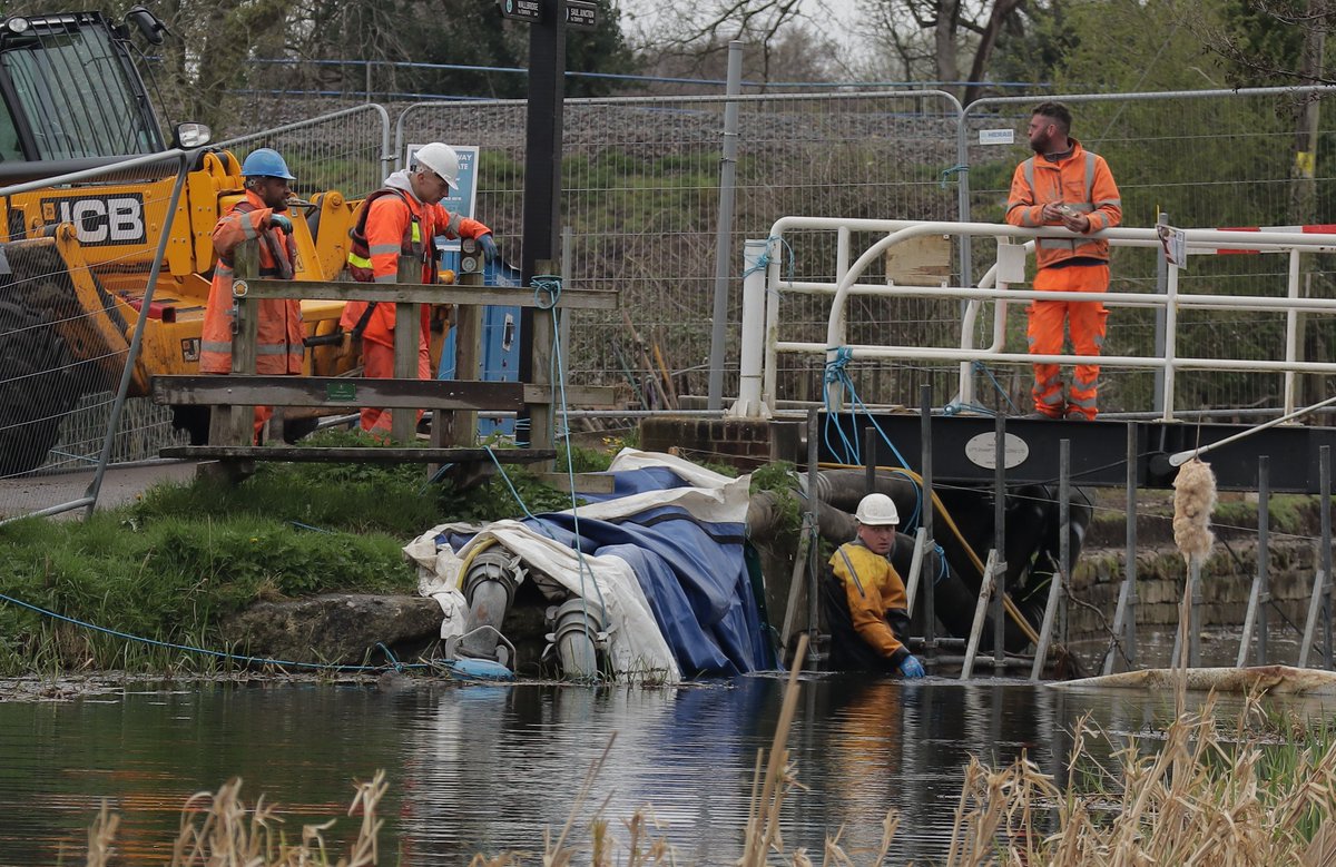 Westcountrywand's tweet photo. The temporary dam is removed and water fills The Ocean in #Stonehouse again. #StroudwaterCanal @CotswoldCanals @canalPictures @CanalsConnected . Update 8 for my #YouTube channel #WestcountryWanderings is coming soon! I'll also explore the #NorthWilts at #Latton in #Wiltshire . https://t.co/hBx2qRhj8r