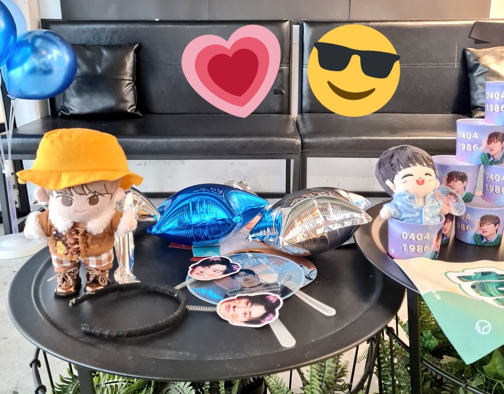 psloveblue's tweet photo. 4.4.2022 Happy blessed birthday @AllRiseSilver ❣Thank u @flymetohyukjae for organising the birthday event~💙💙💙  #FlyMeToHyukjae yea!😊🤗 https://t.co/frQAuODx8I