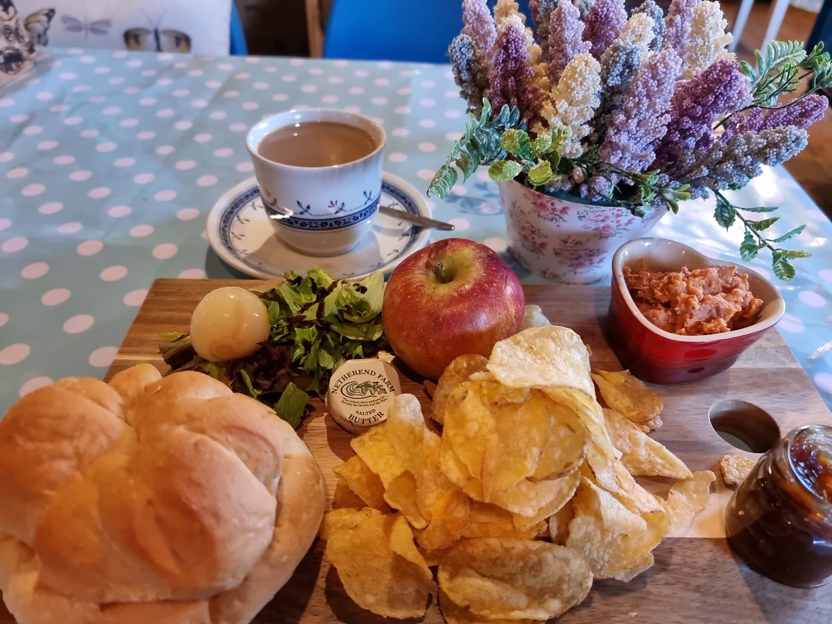 Perfect lunches at <a href="/MuchaDoTearoom/">Much a Do</a> #vegetarian #vegan #lunch #fulltumny #delicious #yummy #food #foodie #Maidstone