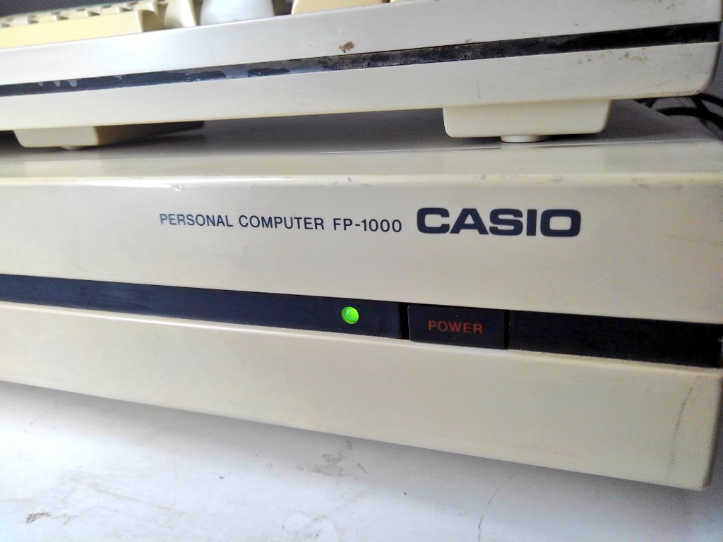 toshitada1973's tweet photo. カシオFP-1000です。BCDとか低価格とか10個のプログラム領域とかカナ変数とか、話題に事欠かないマシンだね。80年代のパソコンの、こういうトコが好きだなー。
#FP1000
#FP1030 https://t.co/RFSIKsT1OY