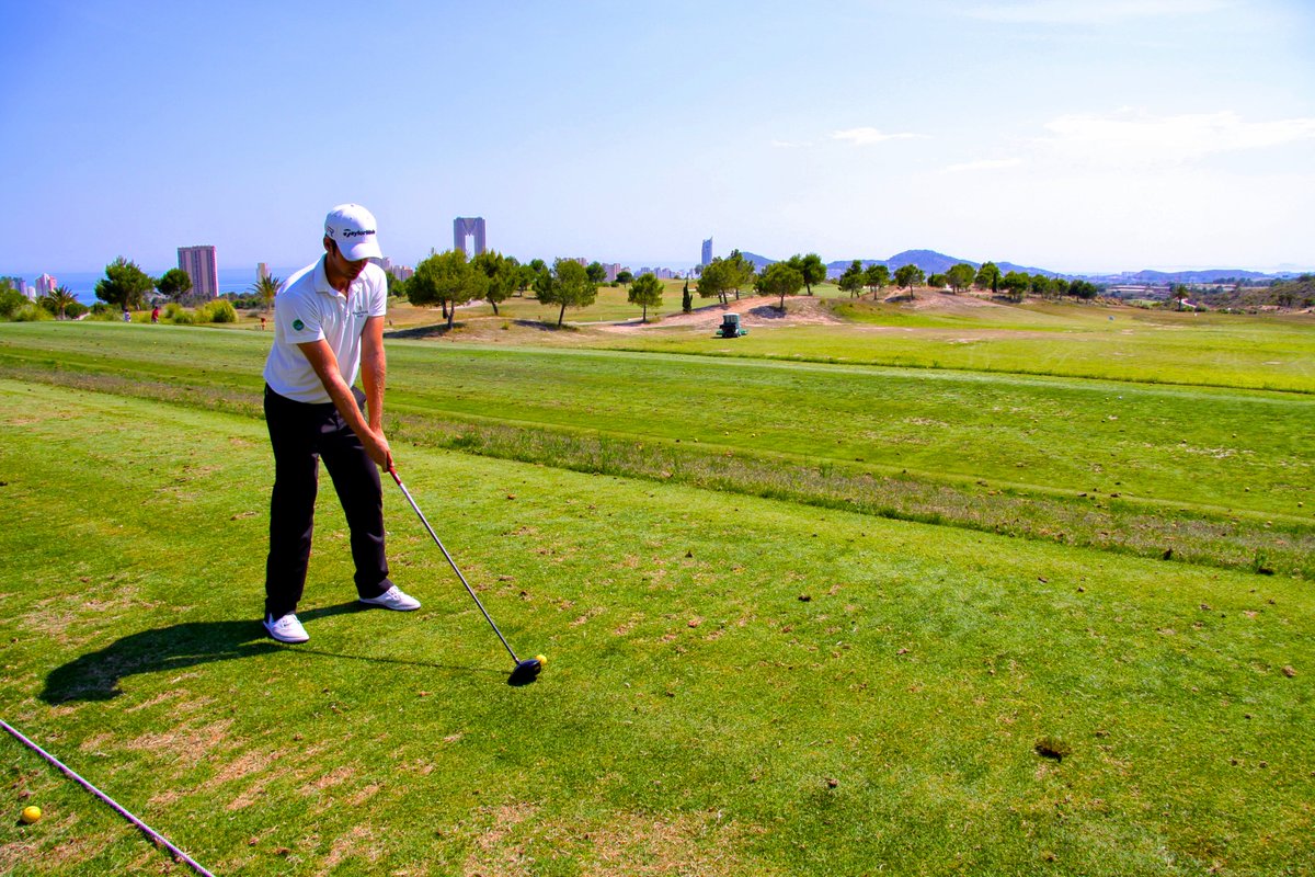 Today is the International Day of Sport for Development and Peace 🤸‍♀️ and we want to celebrate it with all of you with these magnificent photographs 📸 of some of the sports that take place in Benidorm 🤩☀️.
#Benidormawaitsyou